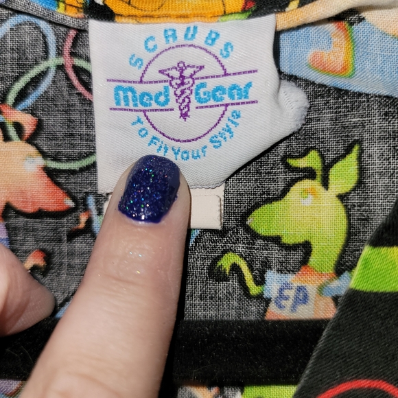 Scrub Top - Picture 2 of 3